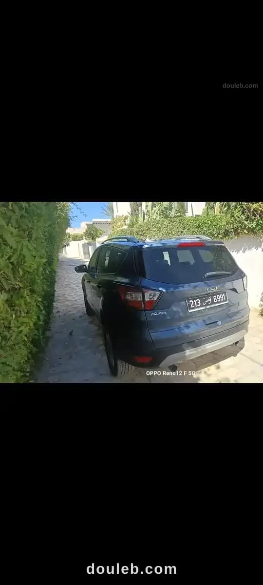 Belle voiture ford kuga - Miniature 2