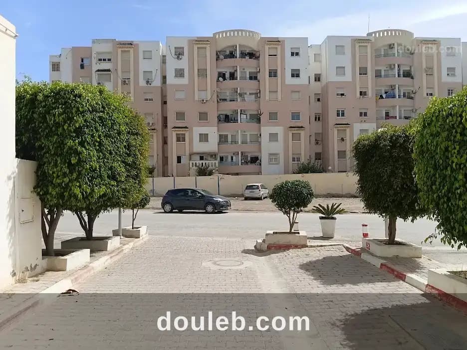 Appart rdc residence elbousten bor louzir à Ariana