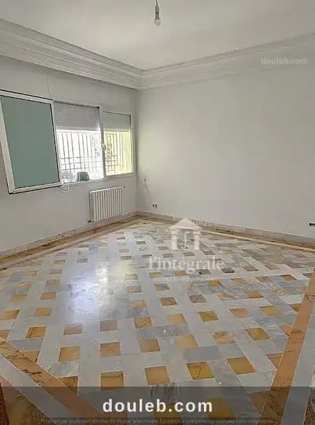 Bel s3 près lycée enasser2 à Ariana