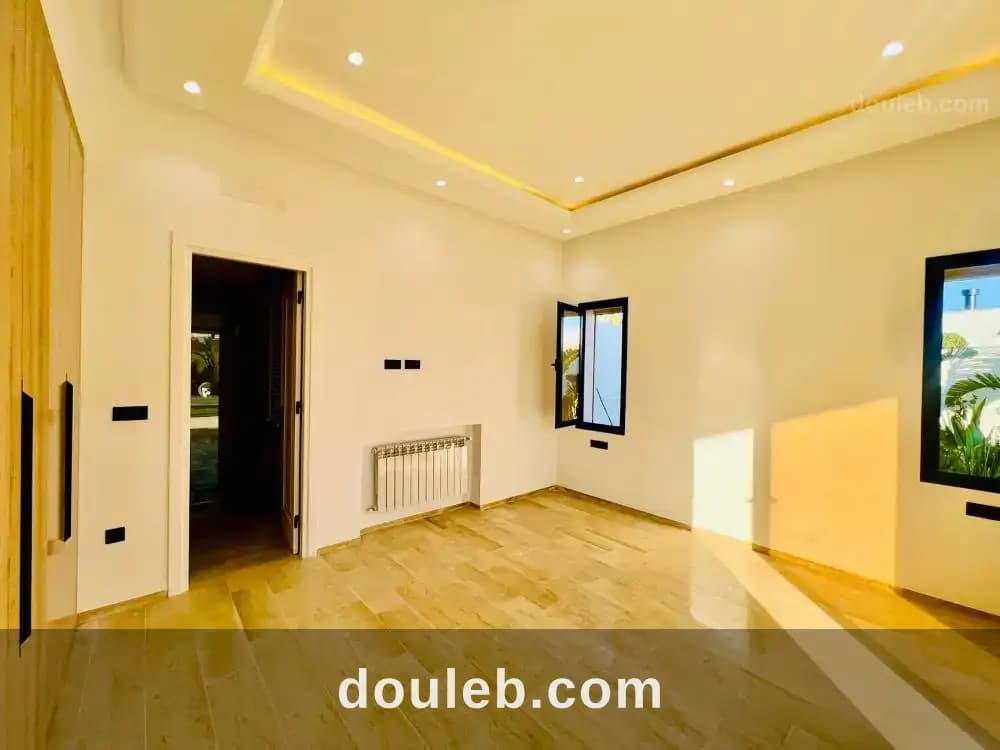 V625 villa prada 1 a - Miniature 3