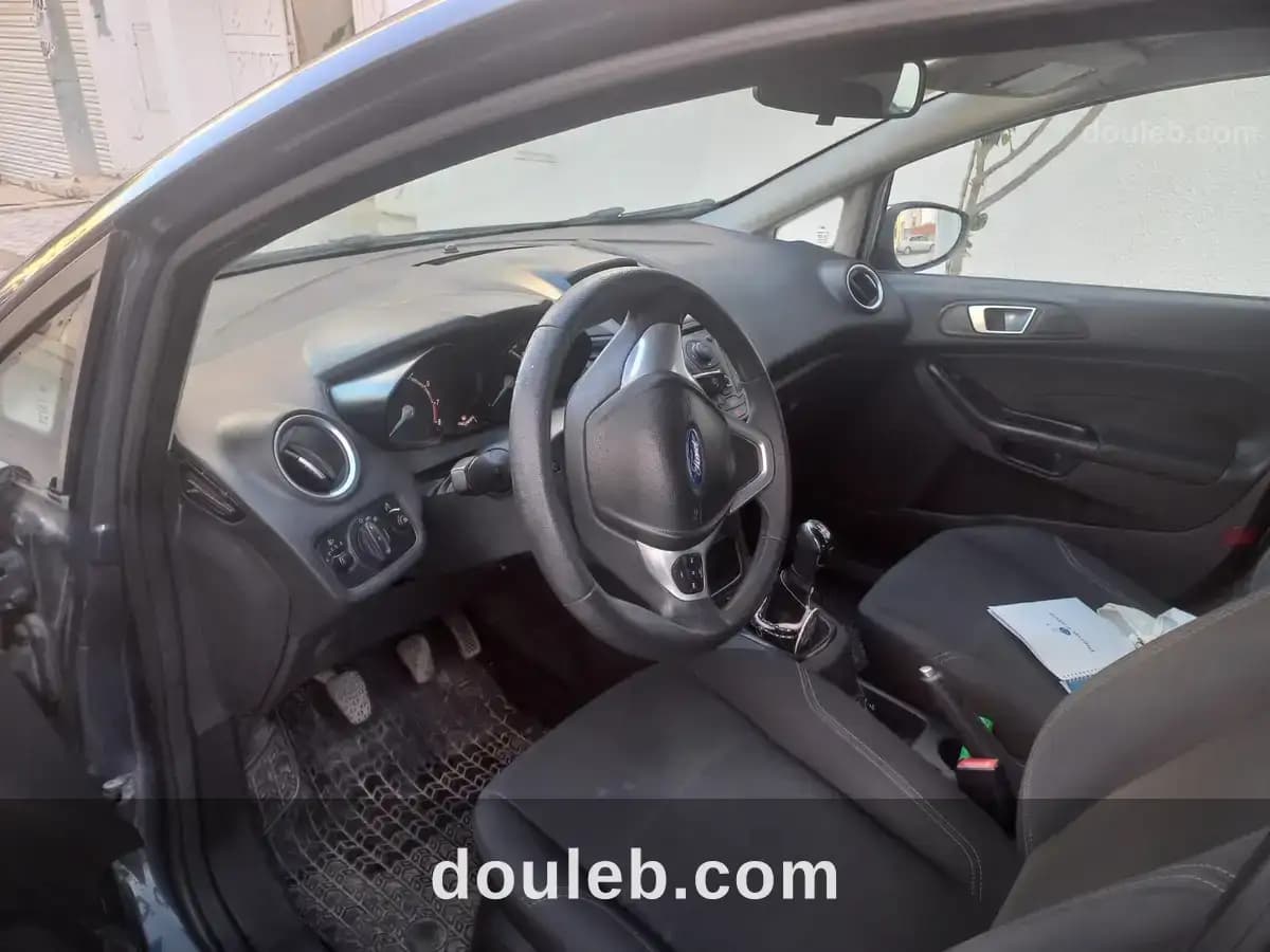 Ford fiesta - Miniature 5