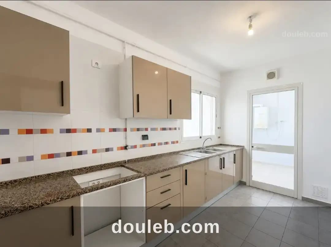 Appartement s2 à radès plage à Ben Arous