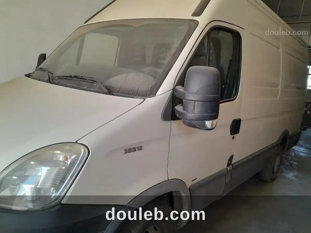 Camion iveco à Ariana