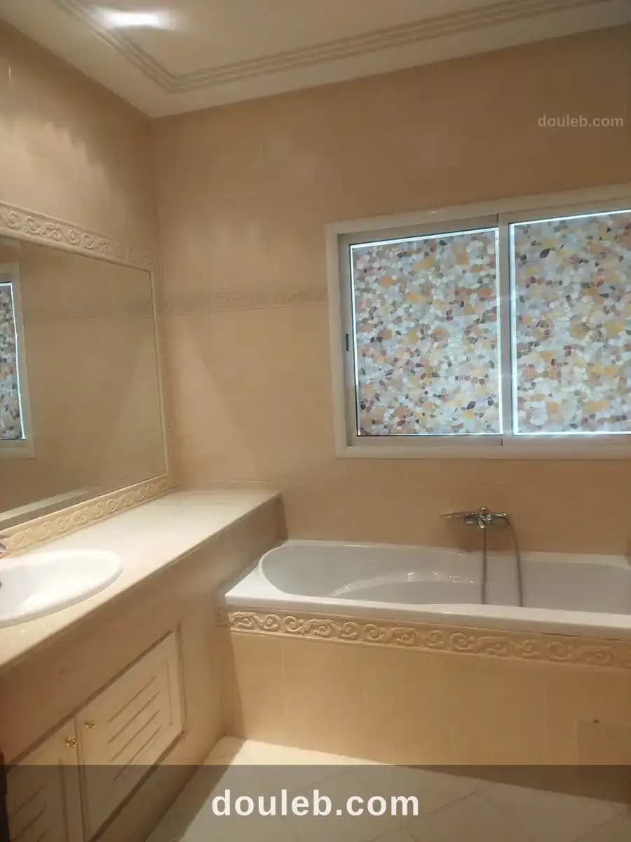 Une magnifique villa à grand jardin à notre dame - Miniature 5