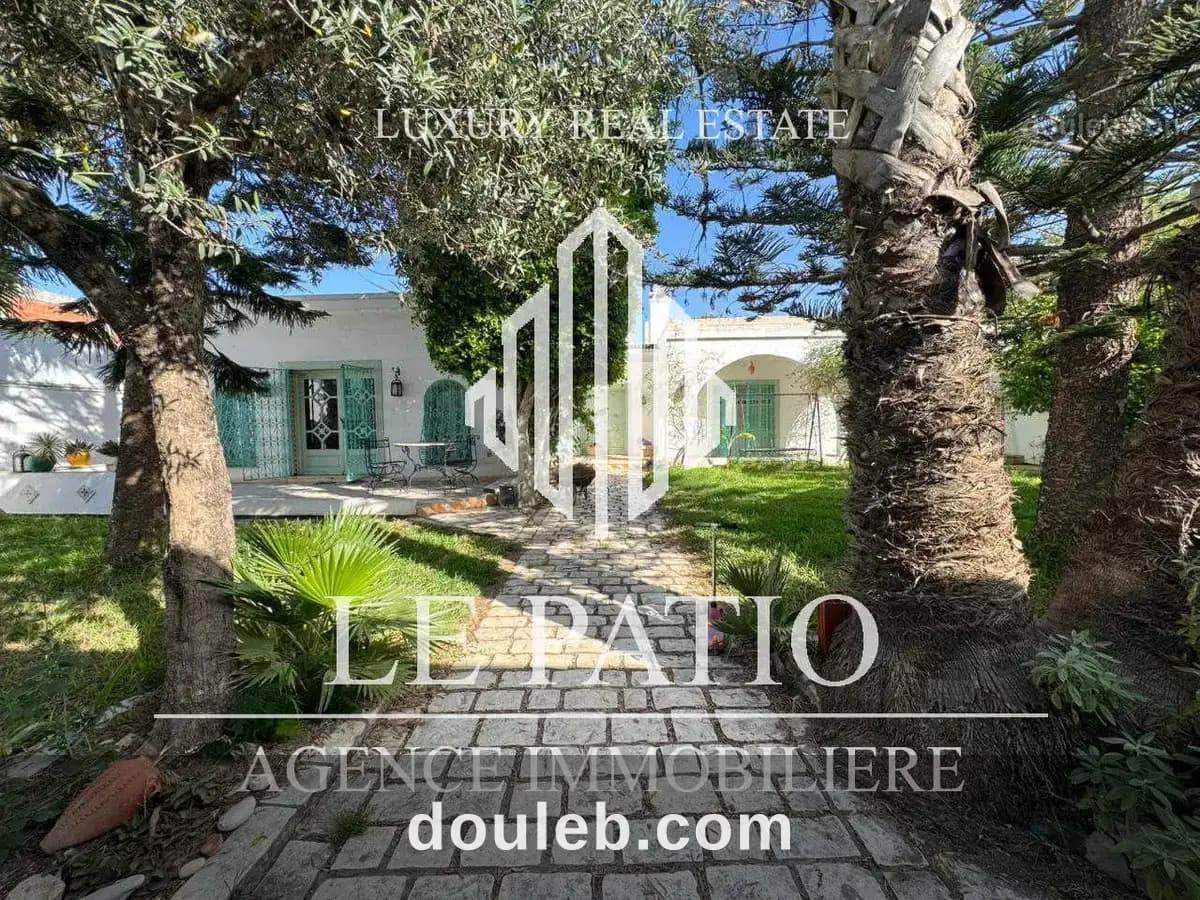 Villa s4 plein pied a gammarth village à Tunis