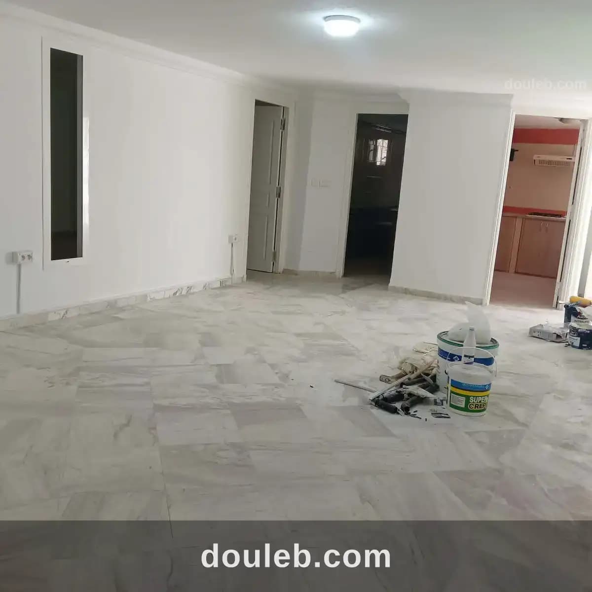 Rez de chaussee bureautique et commercial à Ariana