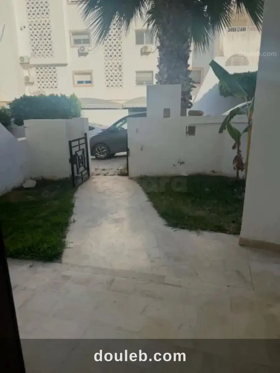 Grand s1 avec jardin à Ariana