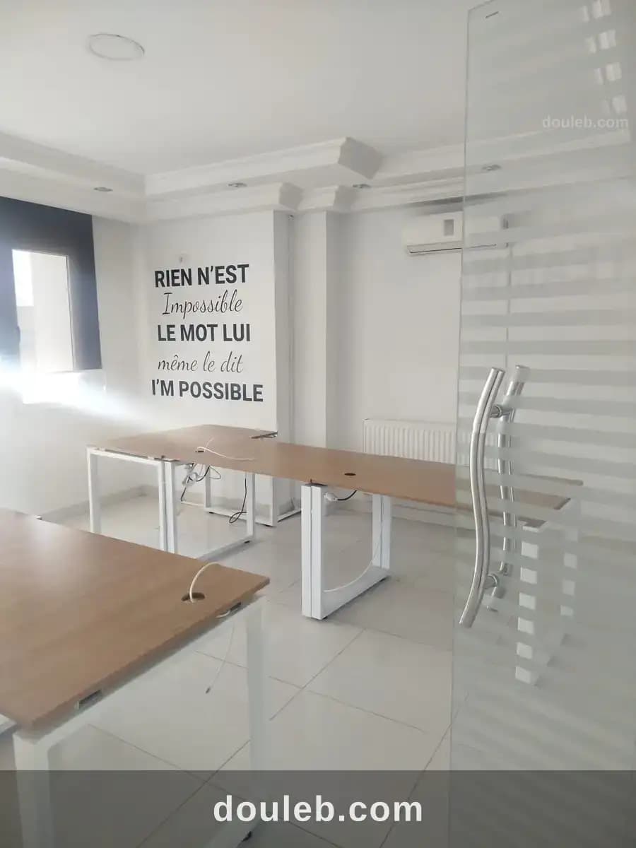 Un appartement s4 pour usage bureautique à Ariana