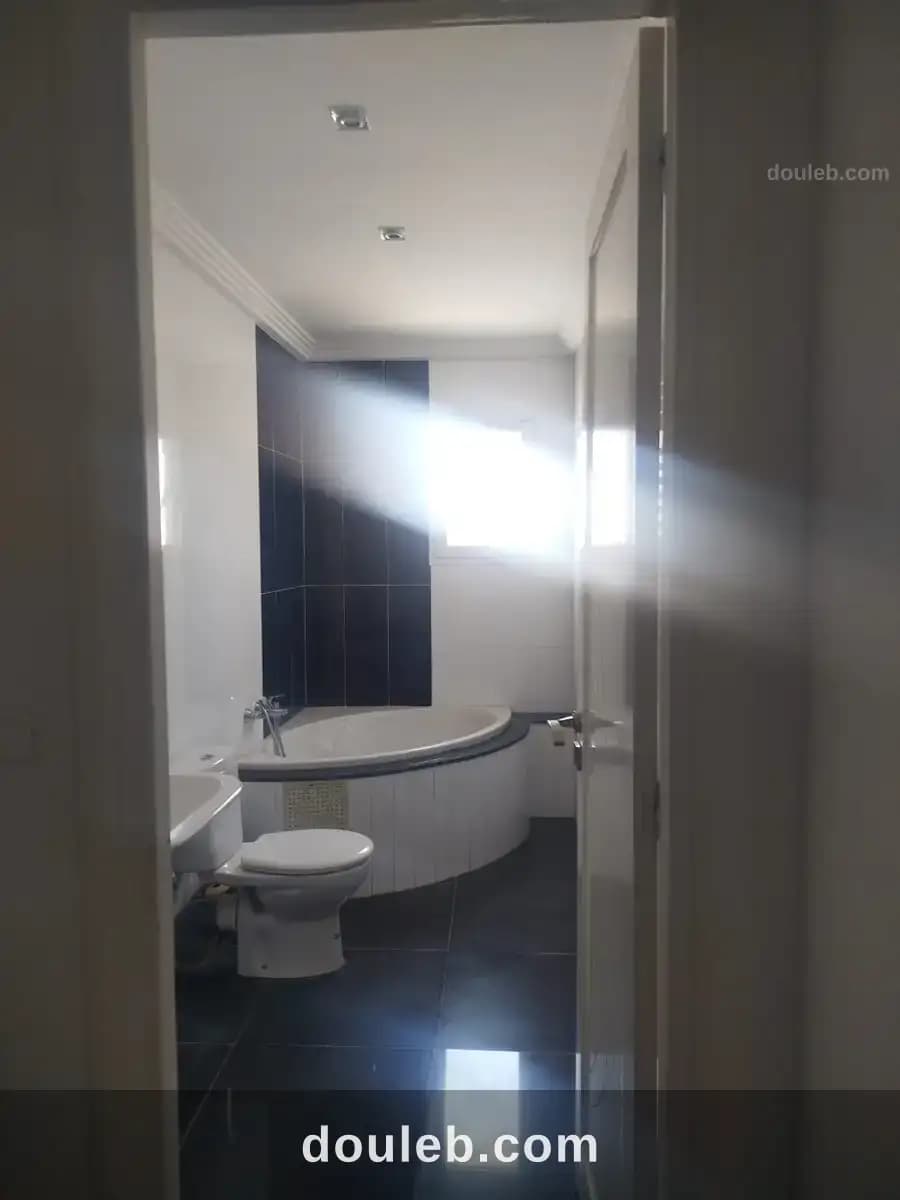 Un appartement s4 pour usage bureautique - Miniature 2