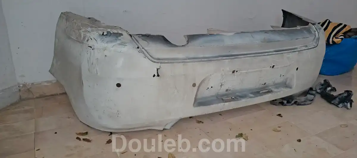 Pare choc arrière peugeot 301