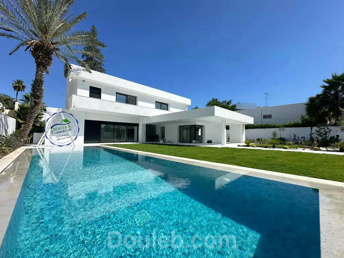 Villa ac piscine sis au quartier notre dame