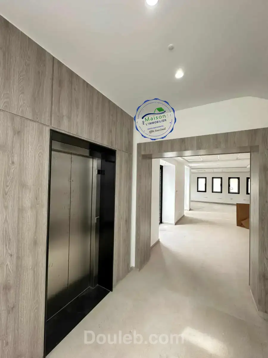 Immeuble neuf 600 m à alain savary