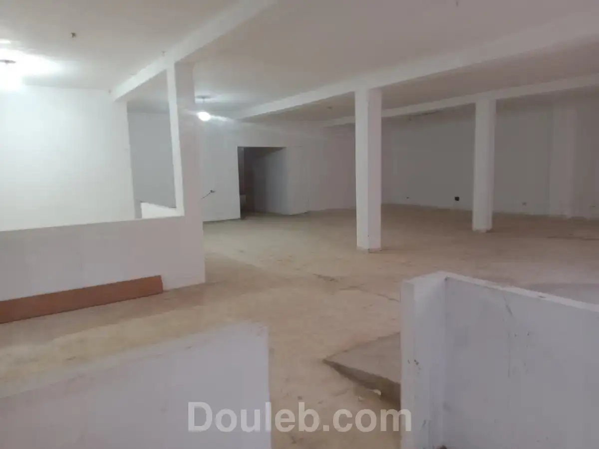 Divers surface dépôts à la soukra